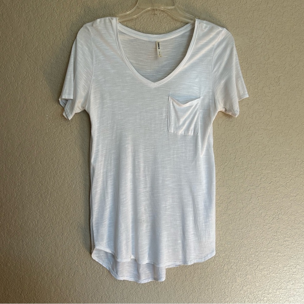Basic White Tee with Pocket Size S